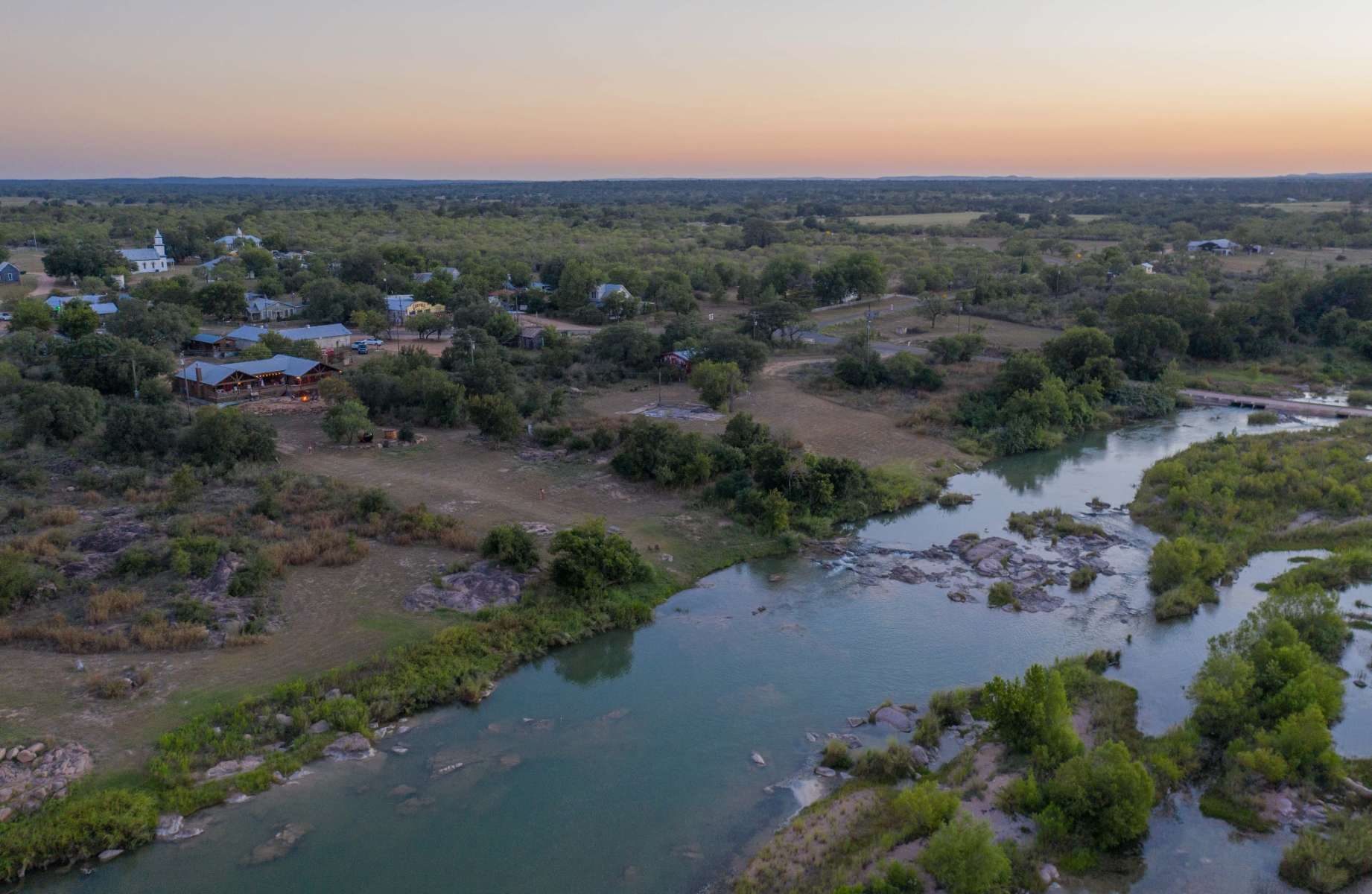 Cast off for charming Castell in Llano County - 101 Highland Lakes