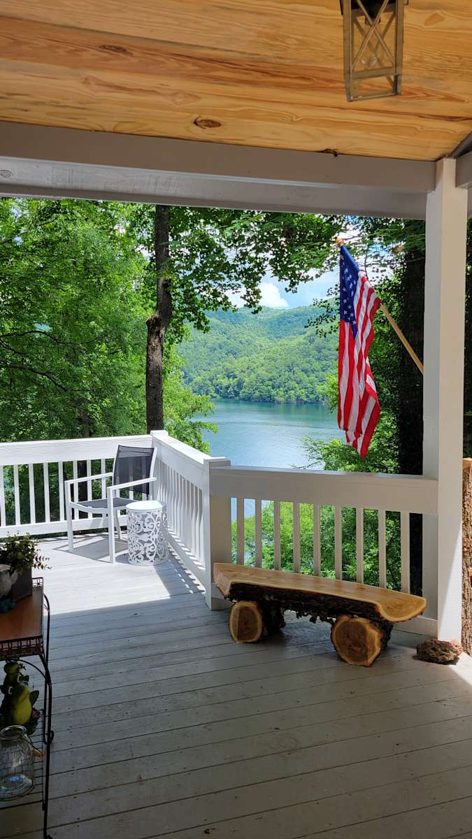 Nantahala Lakeview Retreat, Cottage Hipcamp in Topton, North Carolina