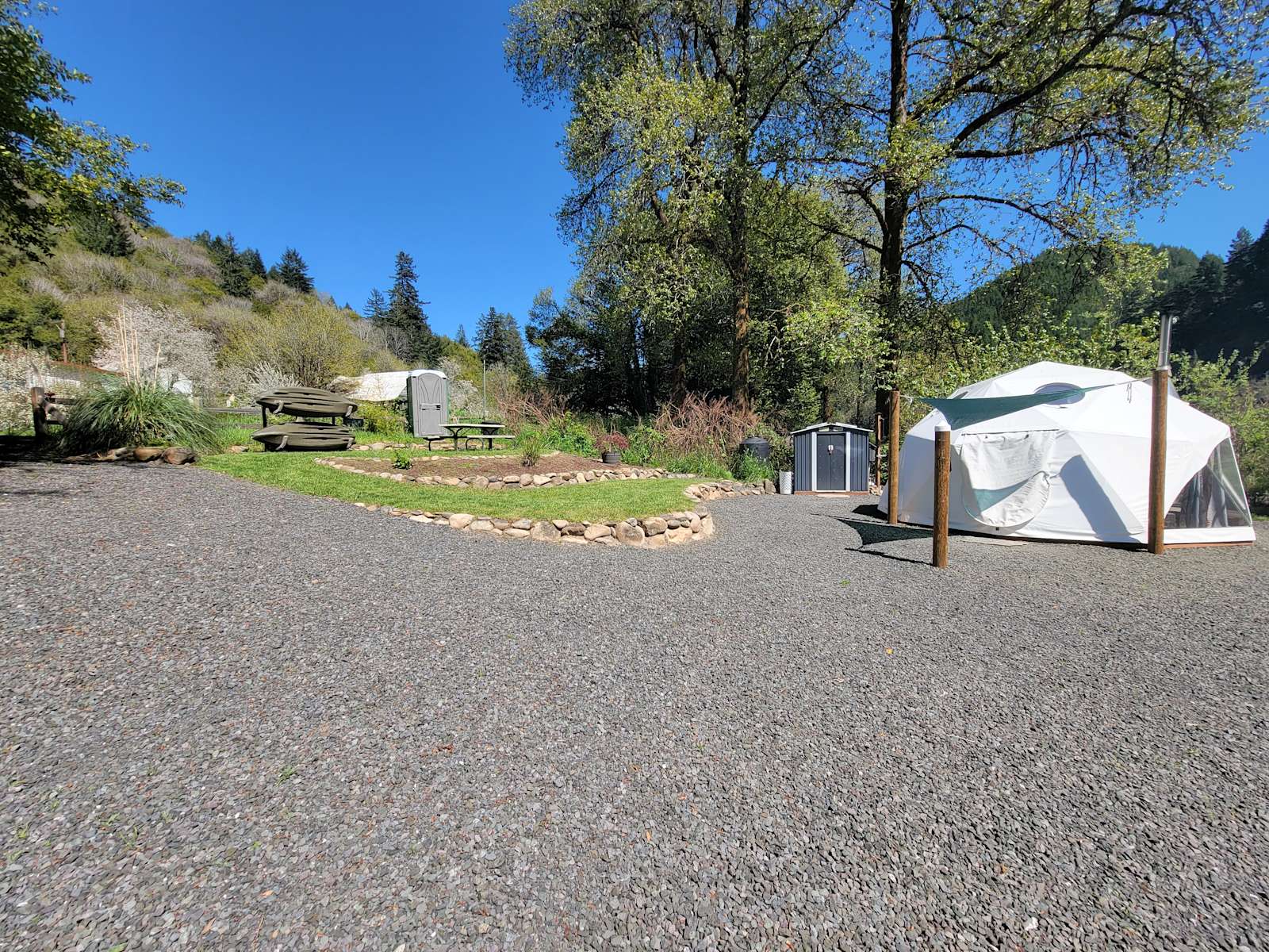 Tide's Reach of the Umpqua Hipcamp in Elkton, Oregon
