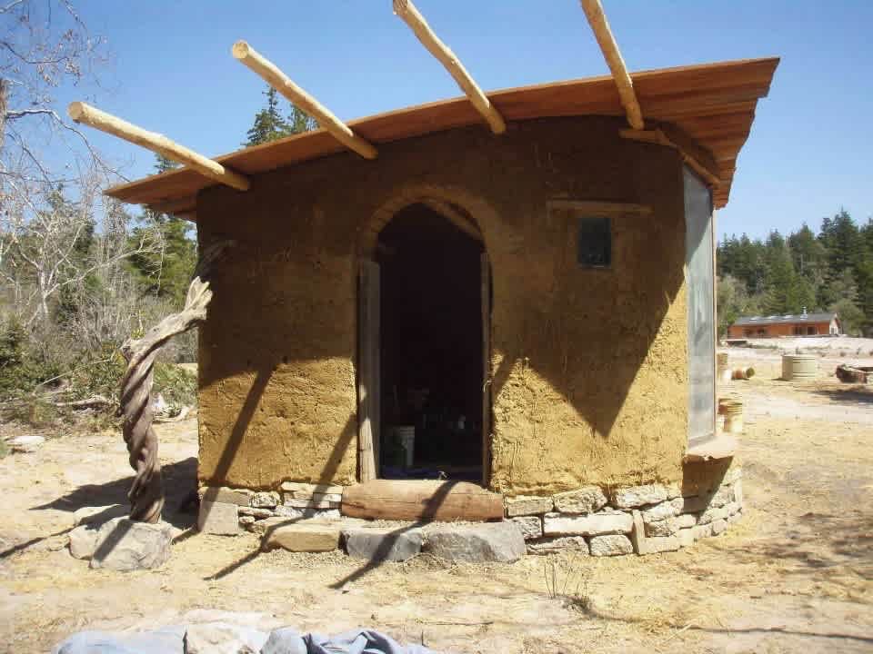 Cob house under construction 