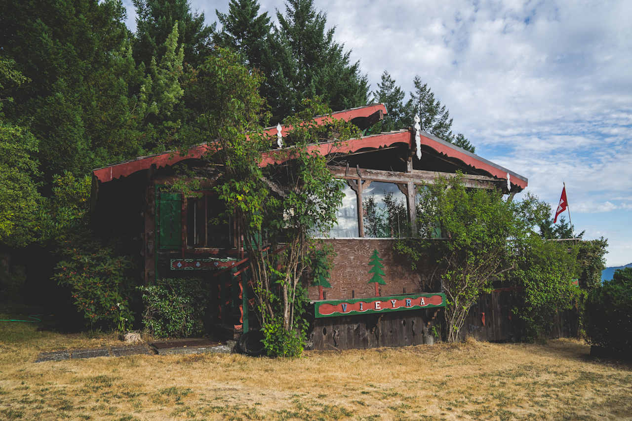The beautiful Redwood Chalet