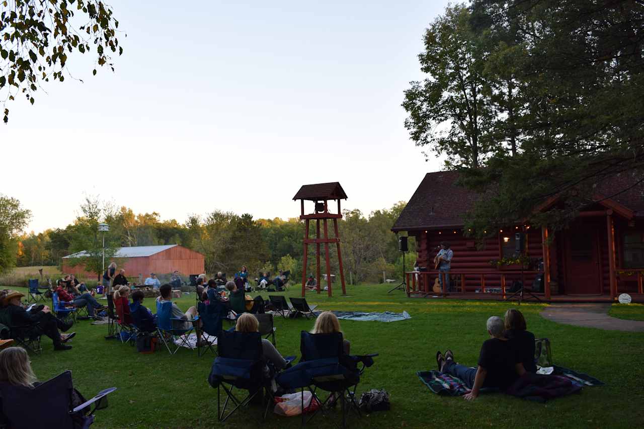 front porch concerts in the lawn at Crooked Creek Retreat