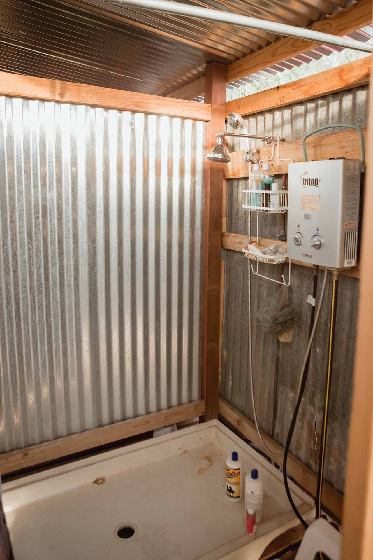 The outdoor shower was much appreciated. There are instructions on how to use it and just call the host if you have any questions! 