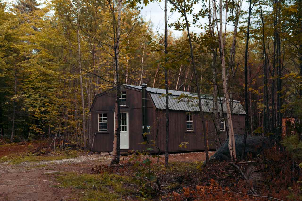 This is a separate cabin down the road that they also have available.