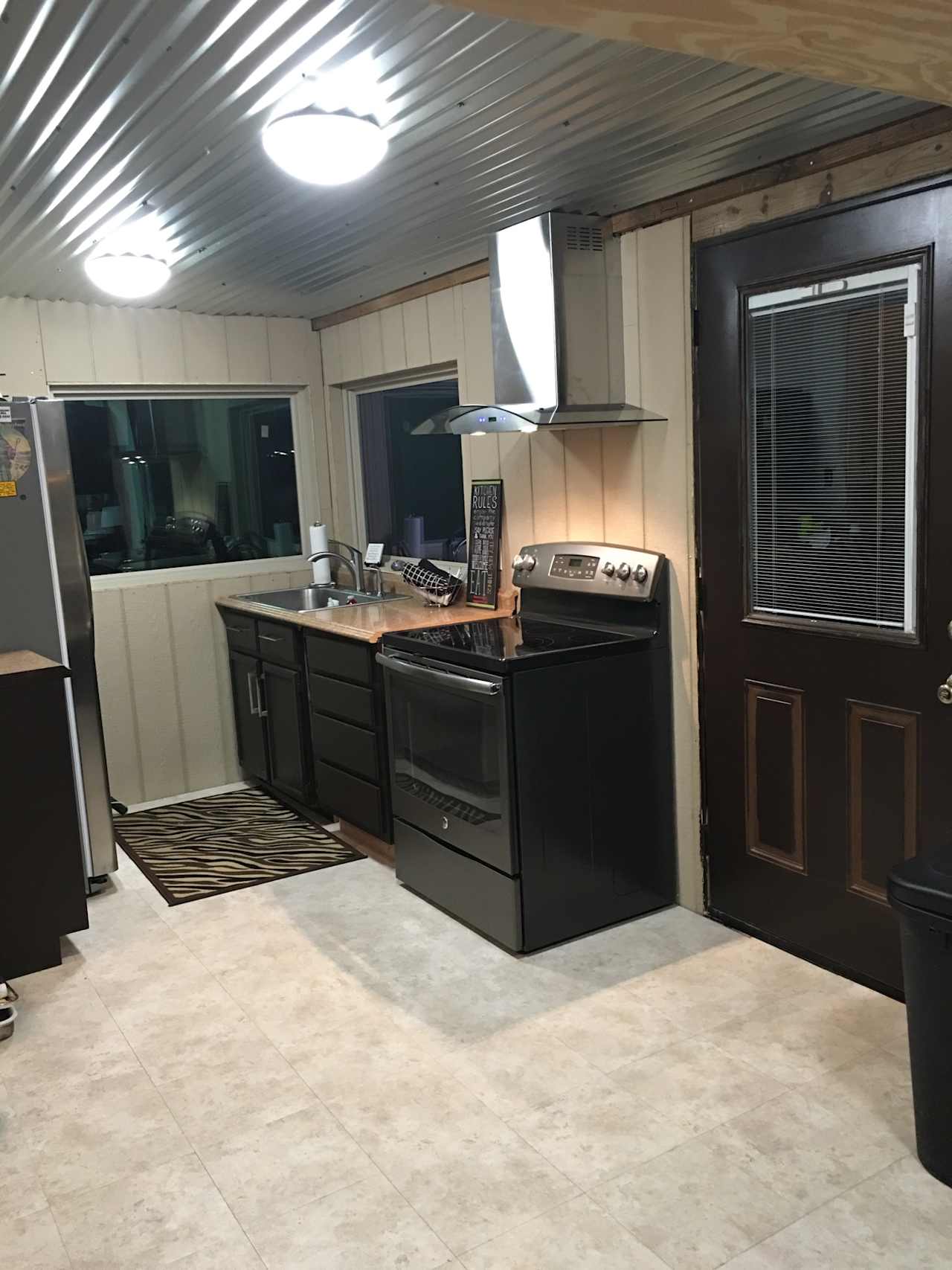 cabin has full kitchen. Leased for 2020.
