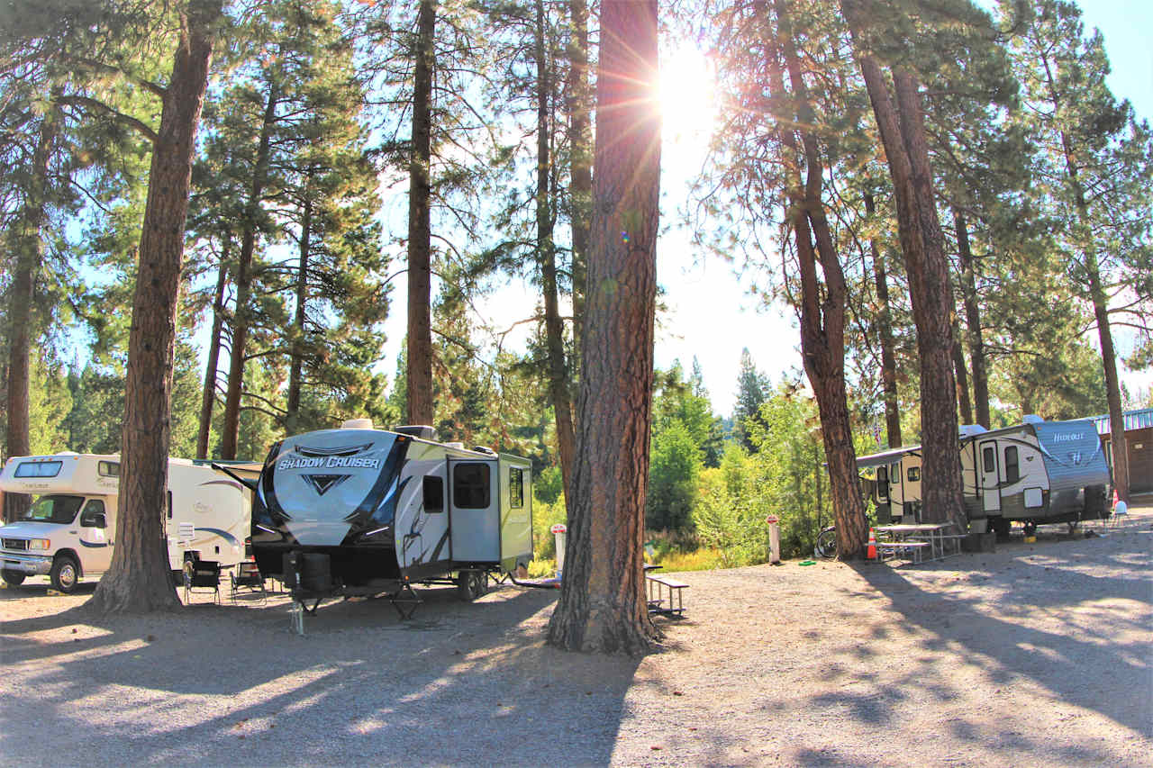Crater Lake Resort
