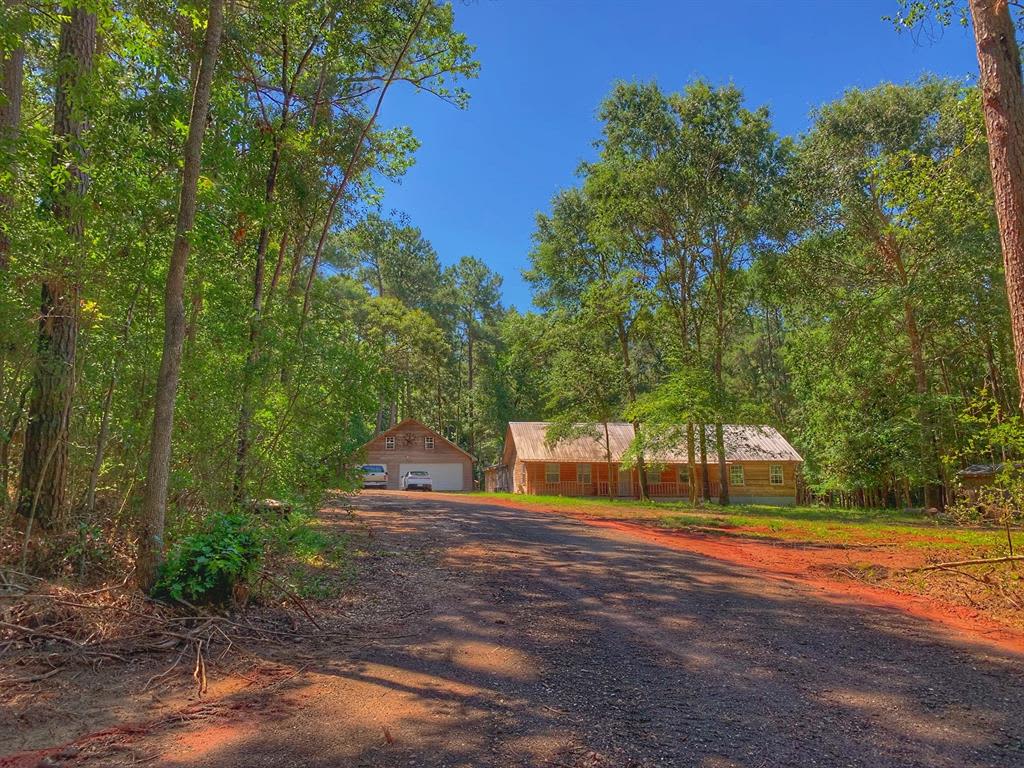 Large, wide driveway for vehicles large and small!