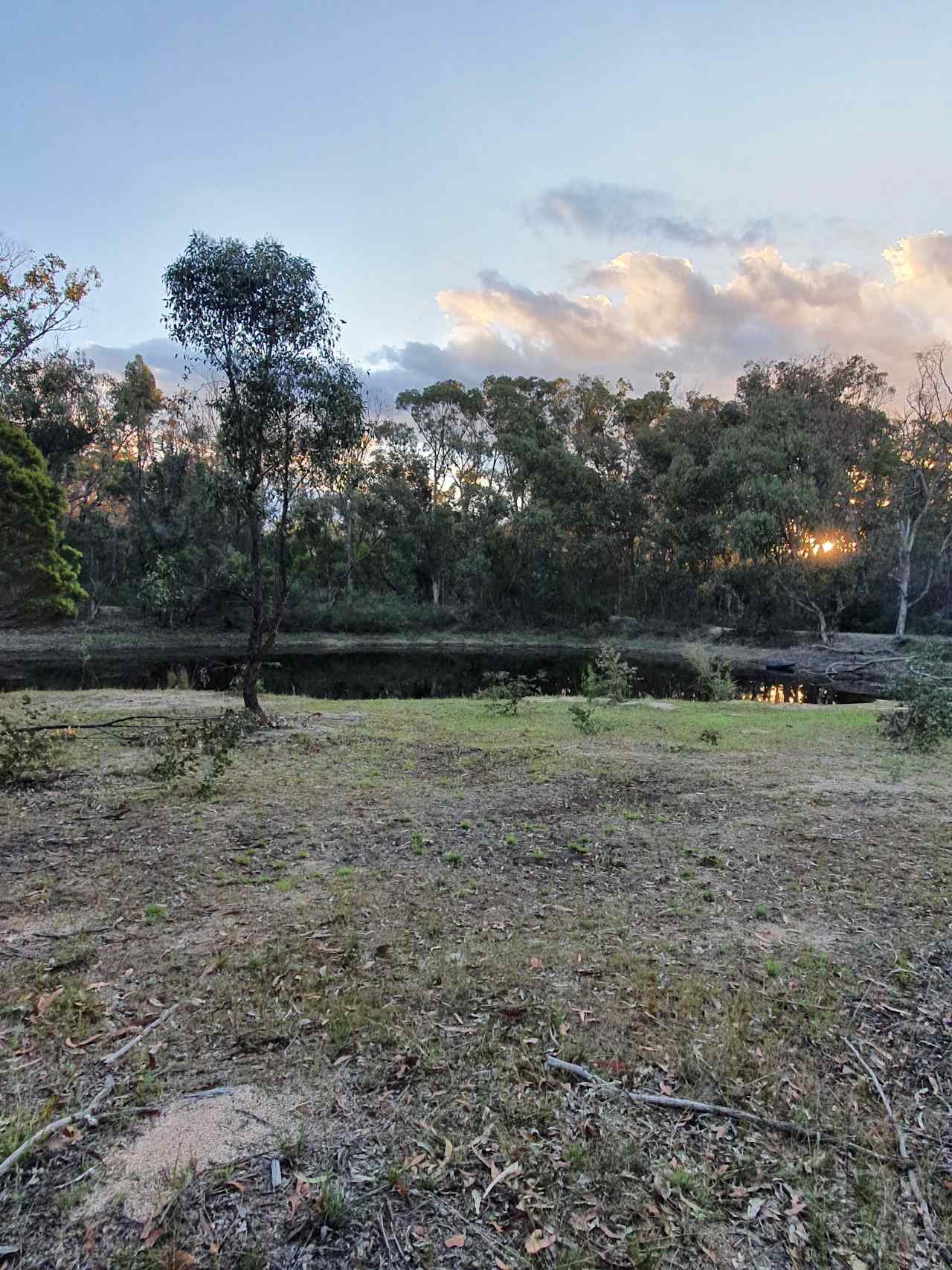 Bush Farm Camp by the Dam