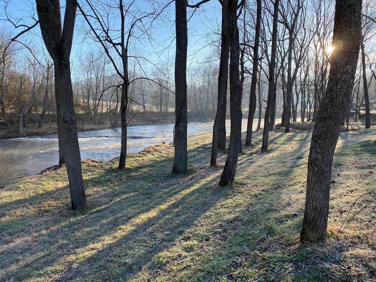 RAPIDS site envelops you in the sound of rushing water.  Light a fire and enjoy the cattle across the river or the eagles, cranes and turkeys that venture near.