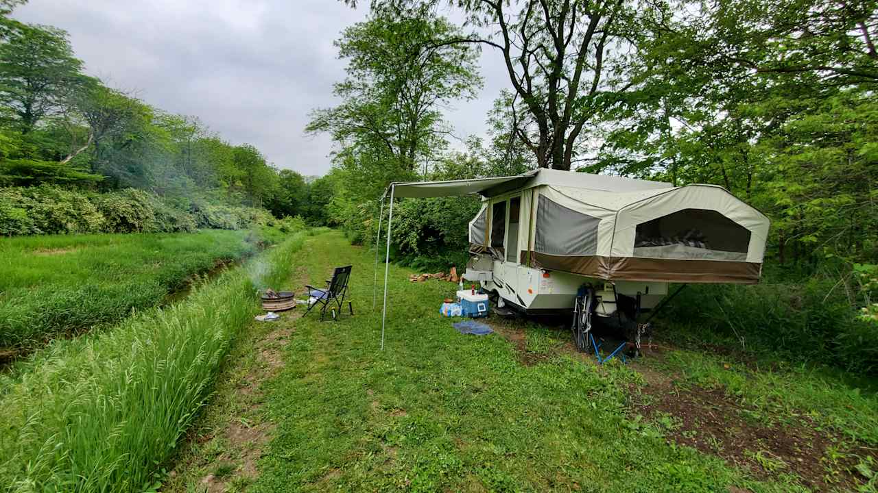 Rusty's Retreat with pond and river