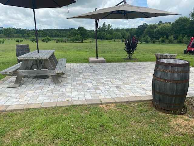 Roomy outdoor dining area