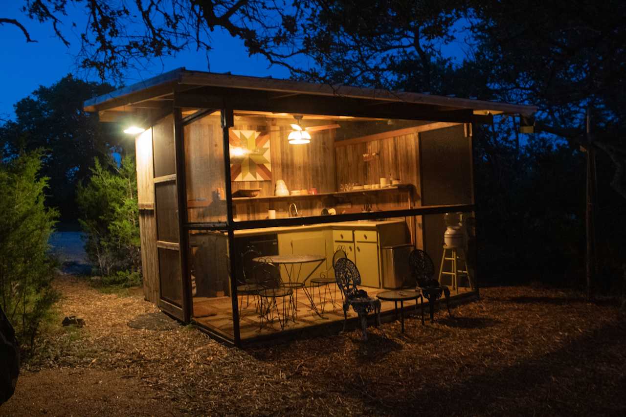 Look how cozy the kitchen is at night ! 