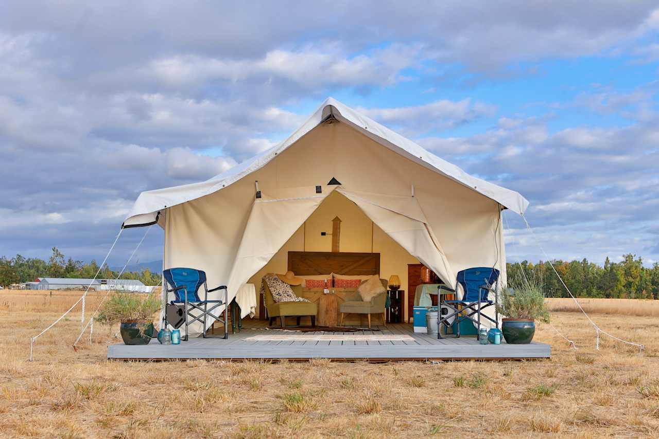 Glamping by North Santiam River