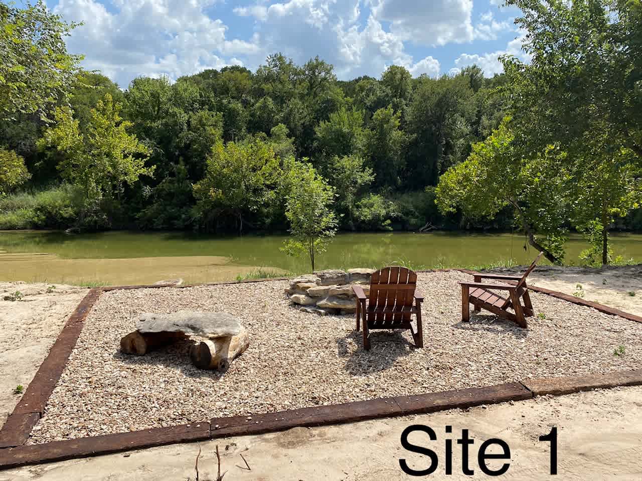 Pecans on the Paluxy - River Views
