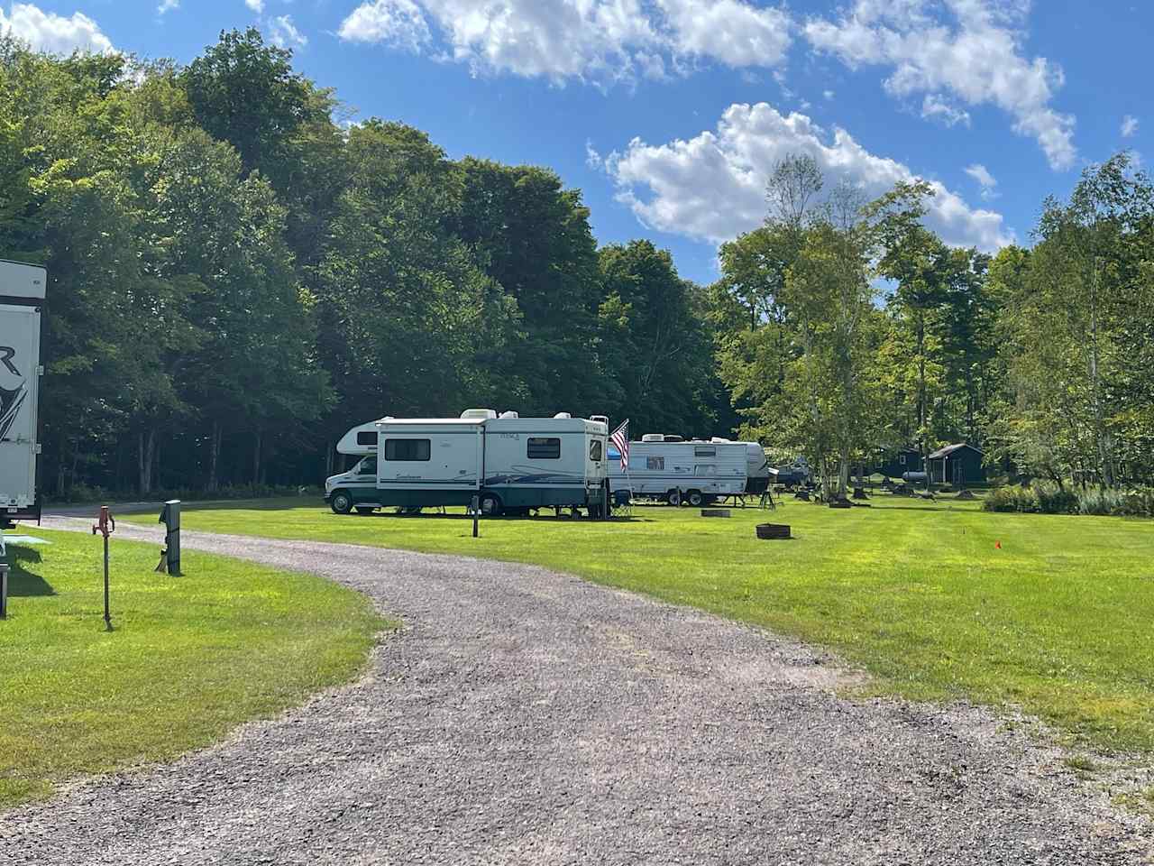 Elli's Lazy Days Resort & Campground