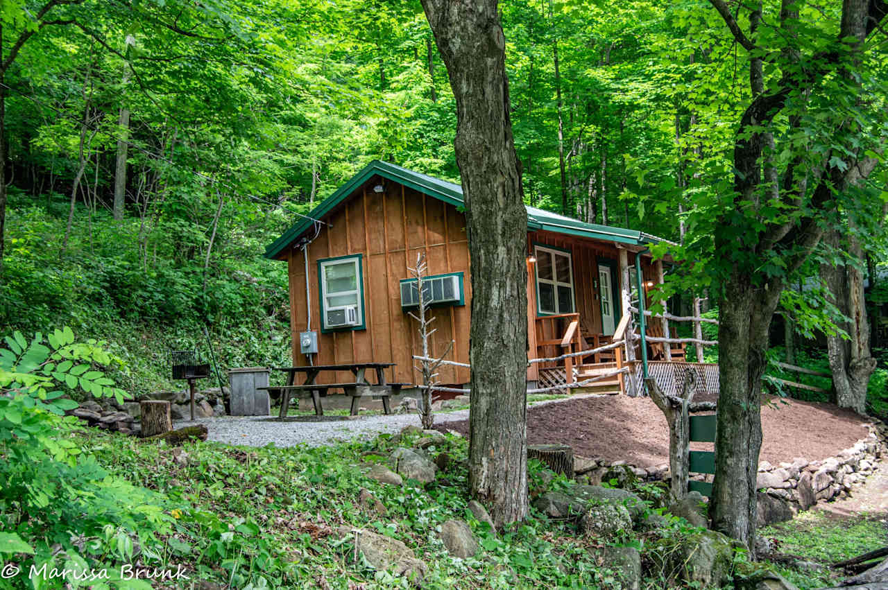 Cozy Cottage... note the picnic area on this end of the cabin. 