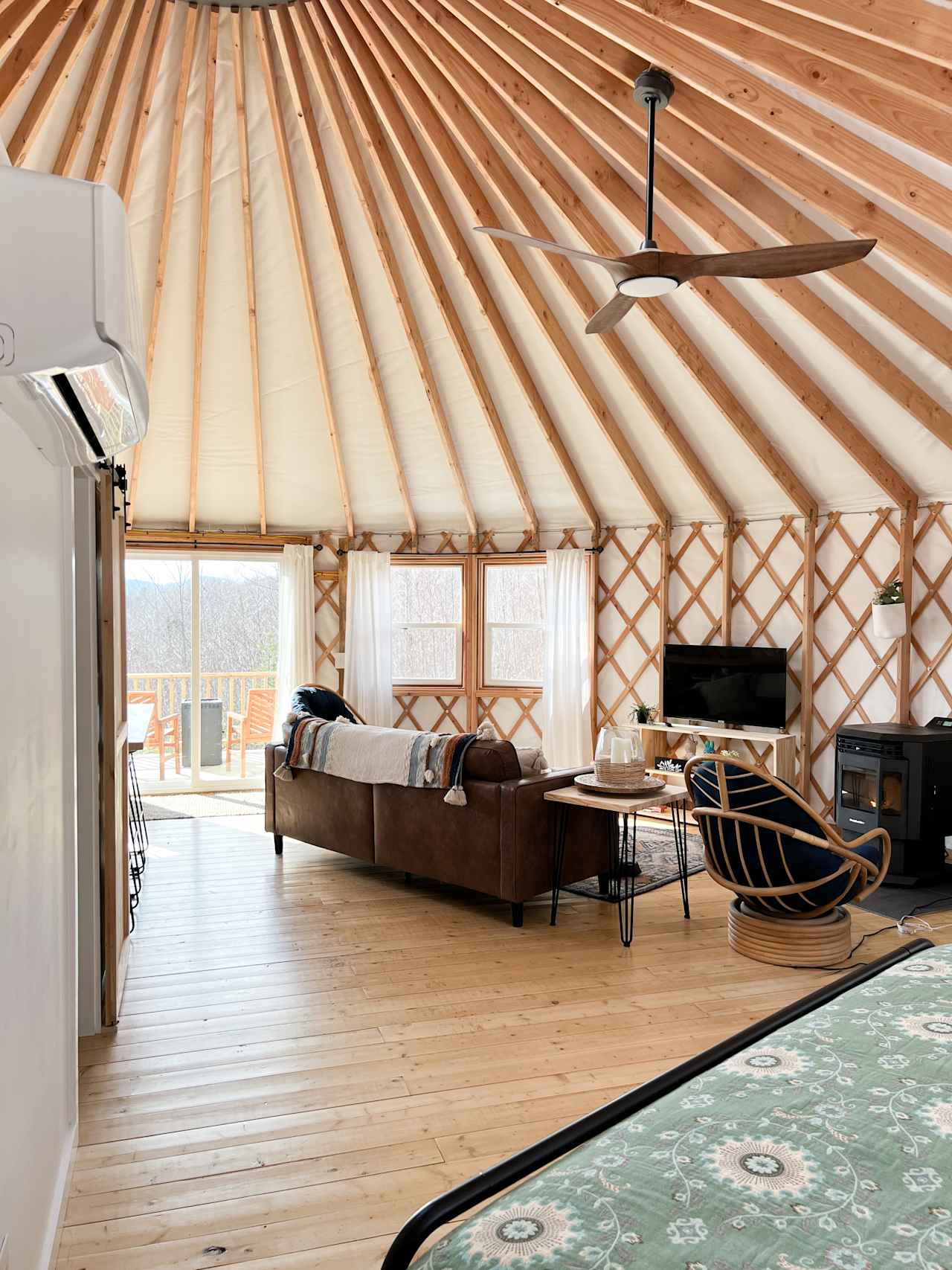 Birdsong Yurt-Woodstock-Bryant Pond