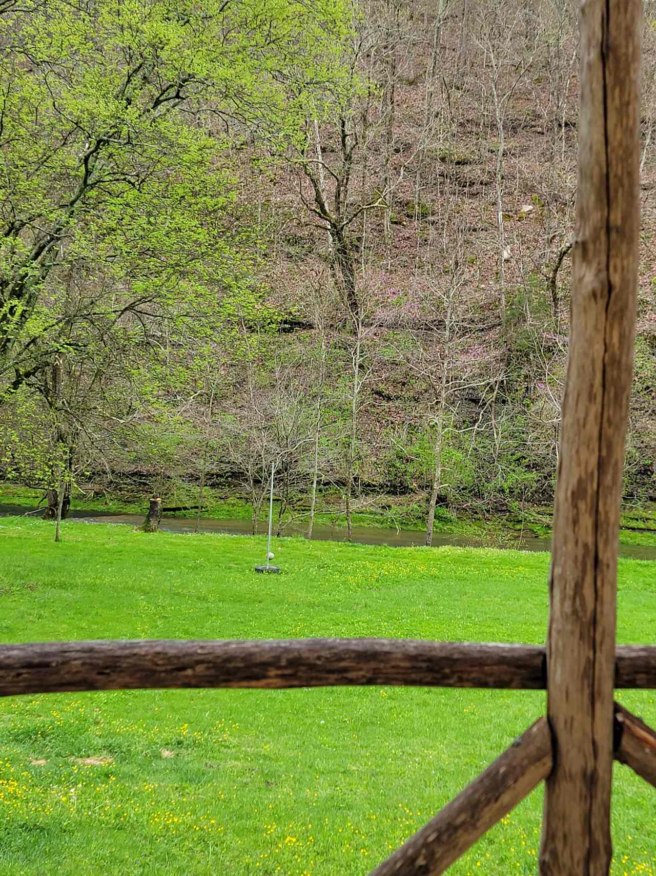 Glamping on the Farm by a Creek!