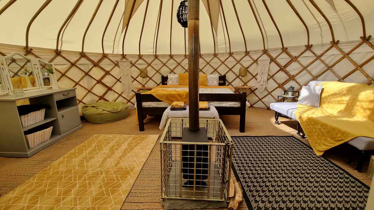 Bronfelen Yurt