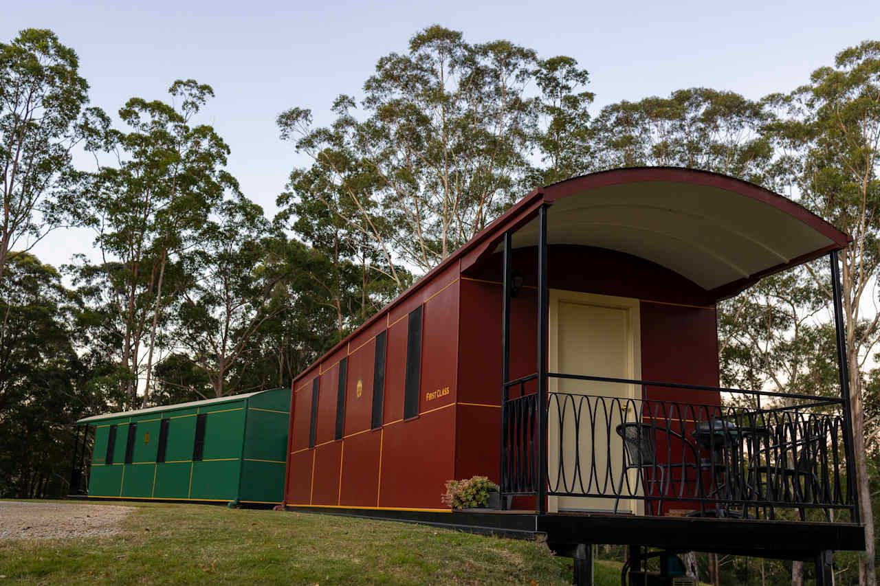 2 carriages. 