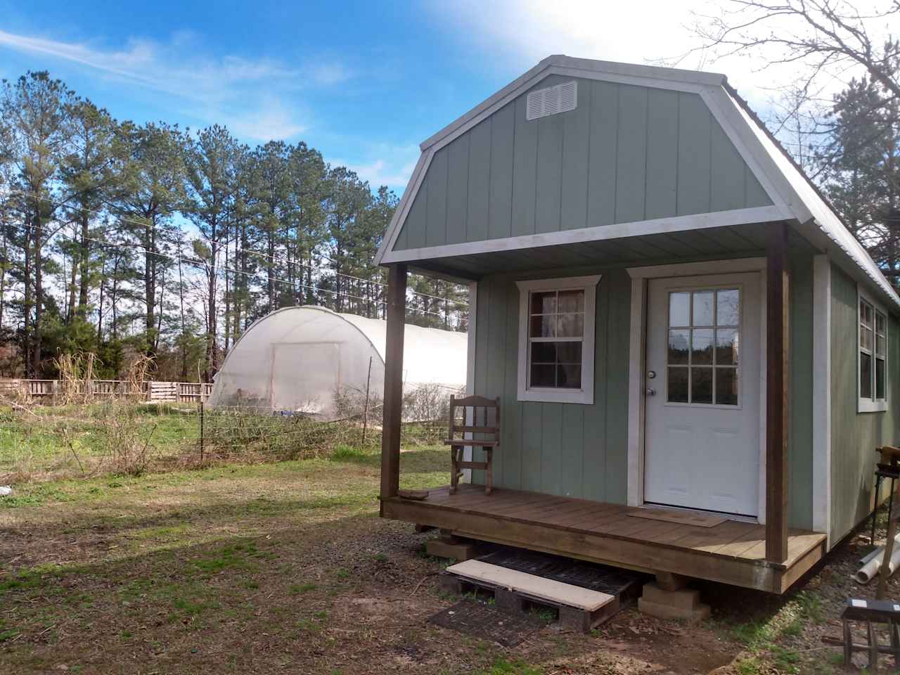 Solomon's Garden Cabin: Located between the organic garden and pine forest.