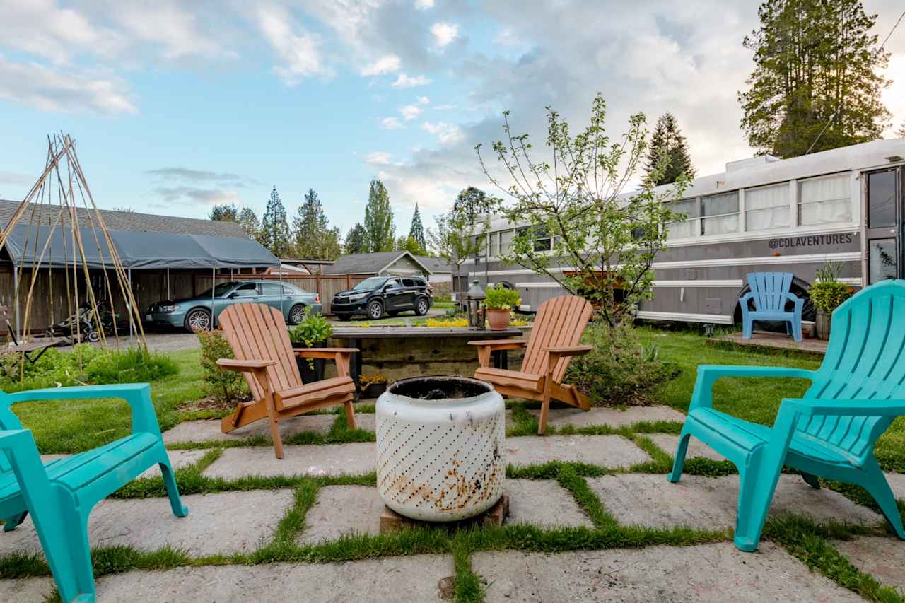 The Skoolie - Urban Glamping