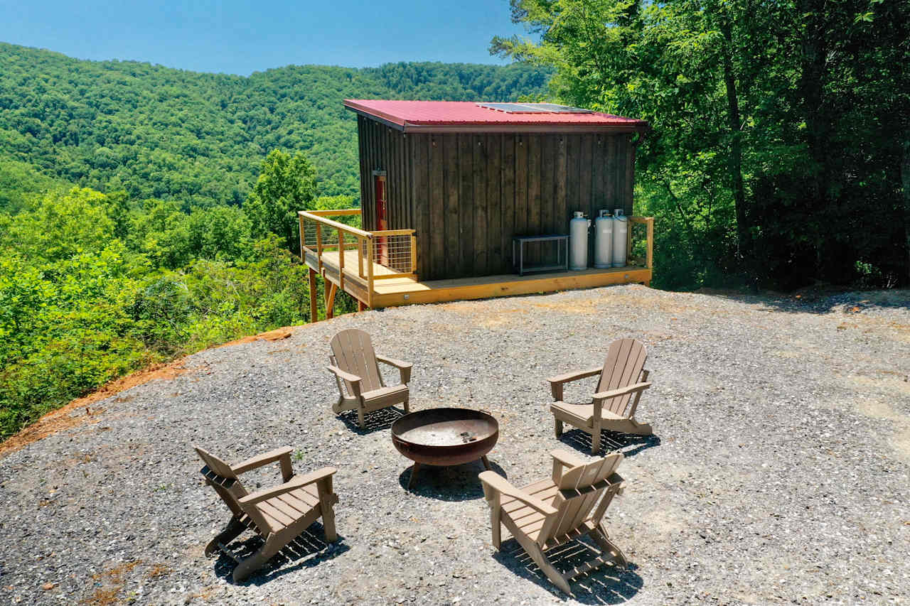 The Rowdy Bear Off-Grid Glamping