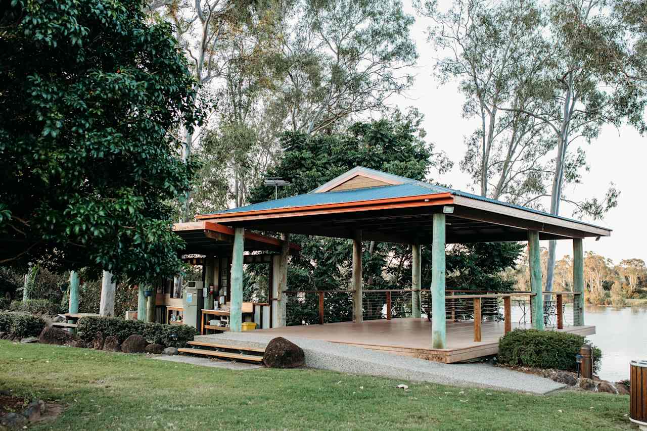Platypus Park Riverside Retreat