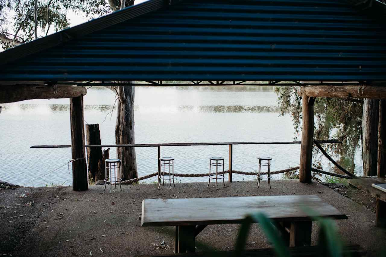 Platypus Park Riverside Retreat