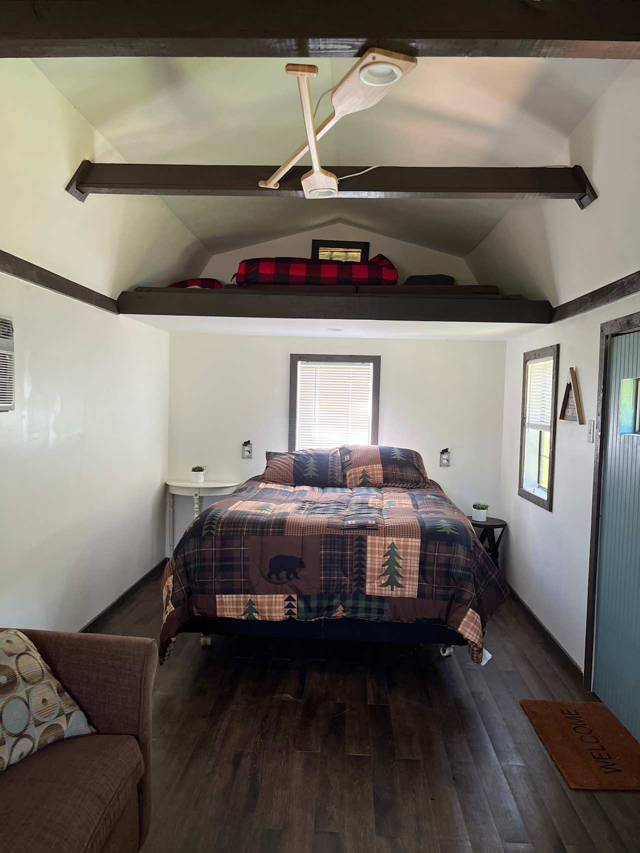 Queen size bed 