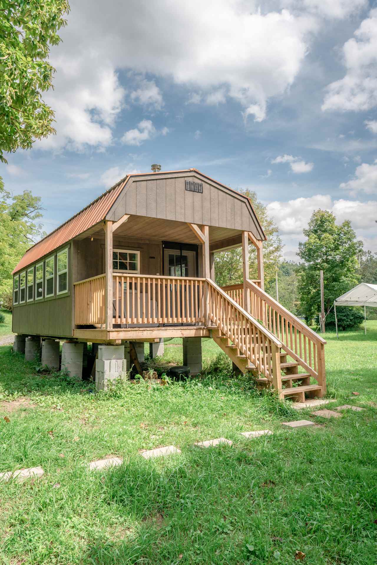 Meadowcroft Riverfront Cabin