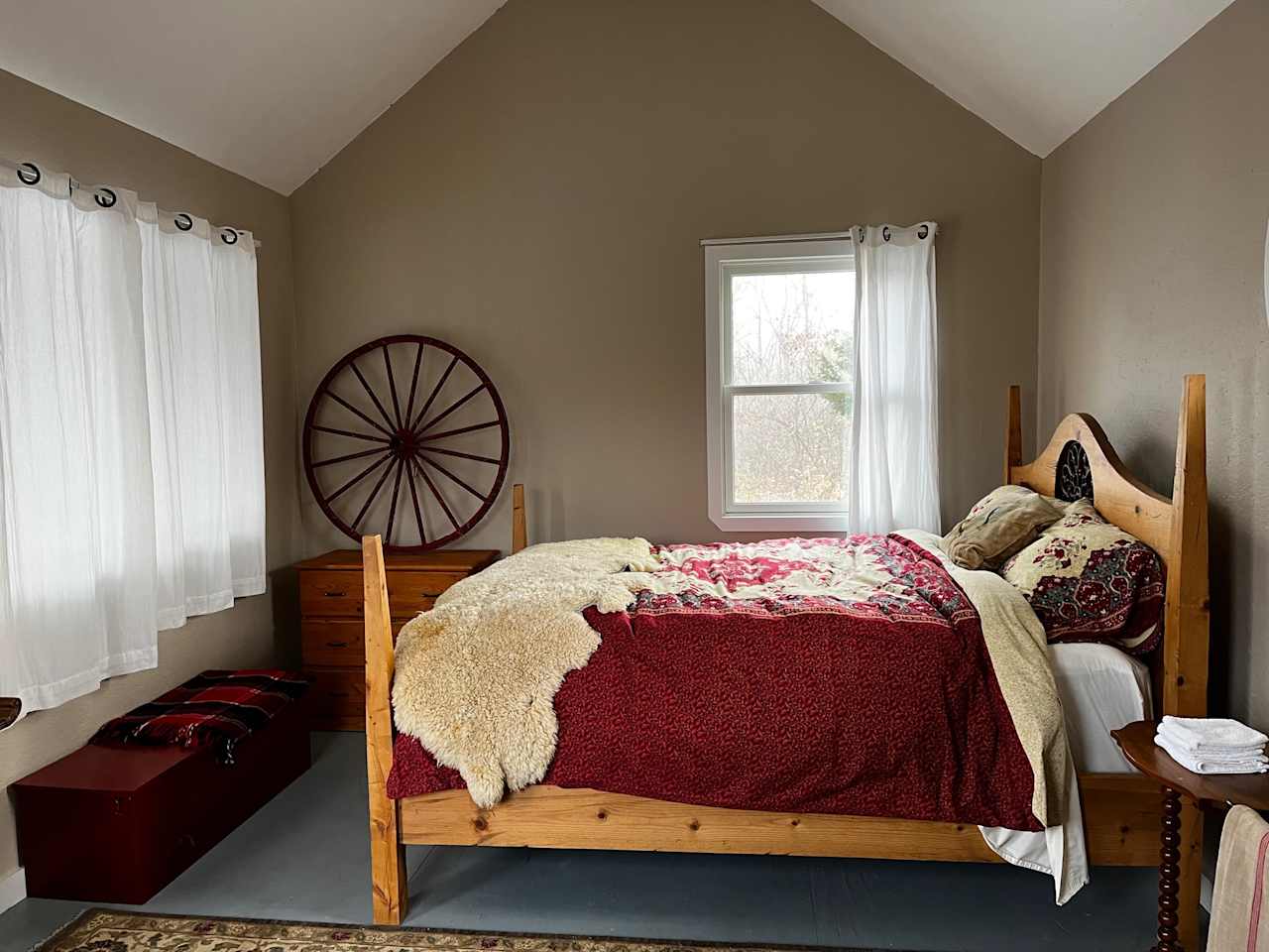 Water Cabin Queen Bed