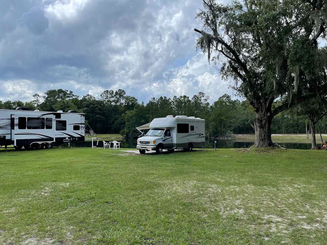 Vineyard Lake Getaway