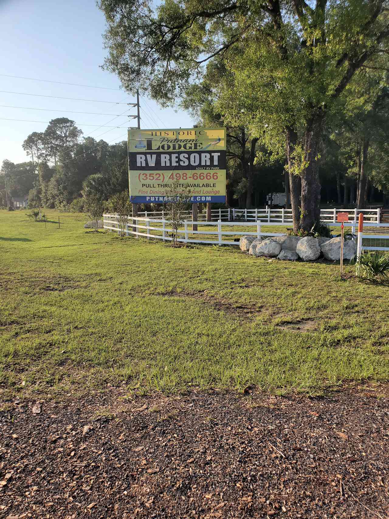 Putnam Lodge & RV Resort