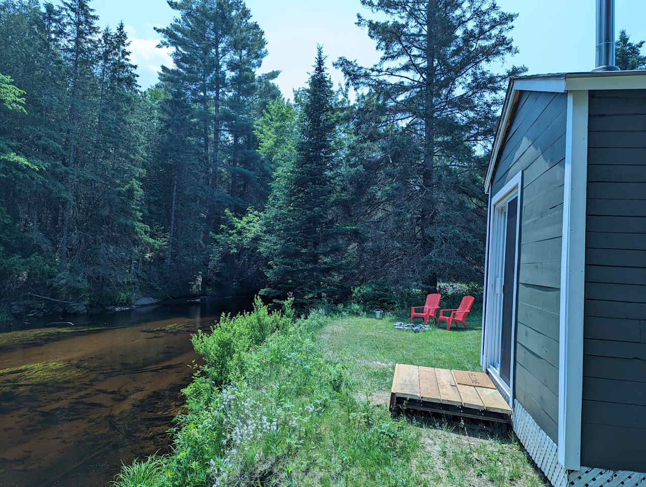 The Cozy Cabin on the River