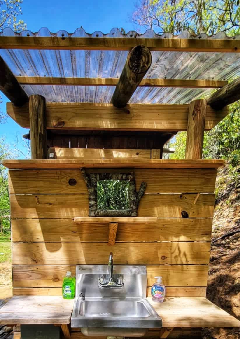 Starlight Lookout Glamping