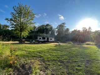 lots of room for campers or trailers
