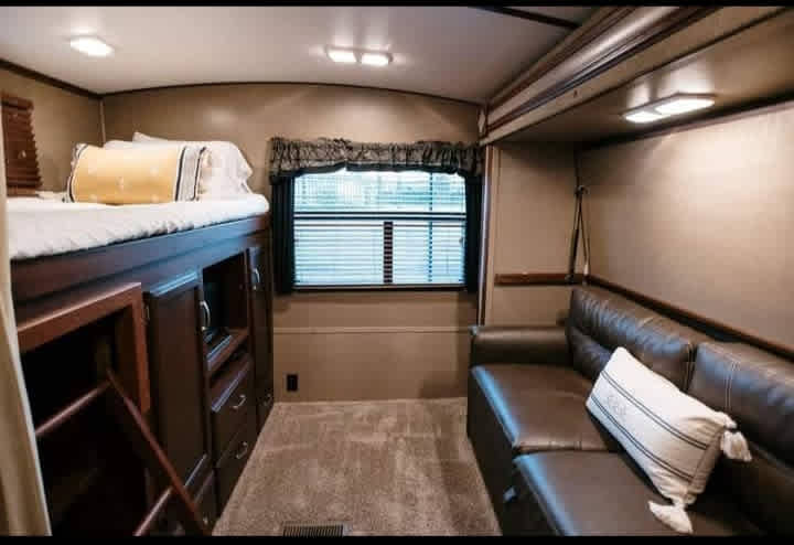 Bunk Bedroom