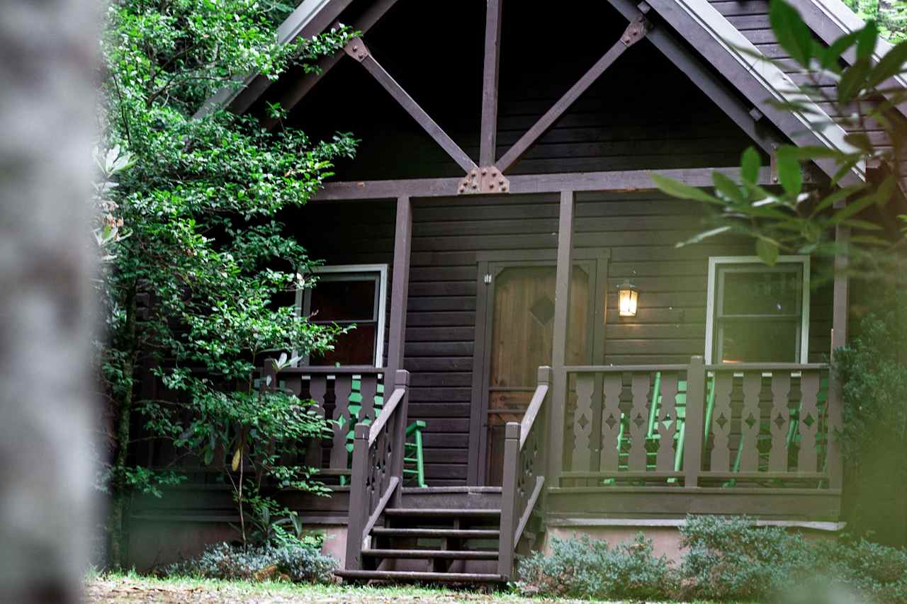Whiteside Cove Cabins
