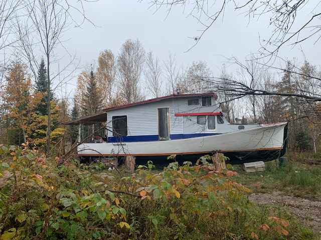The Lobster Boat Inn