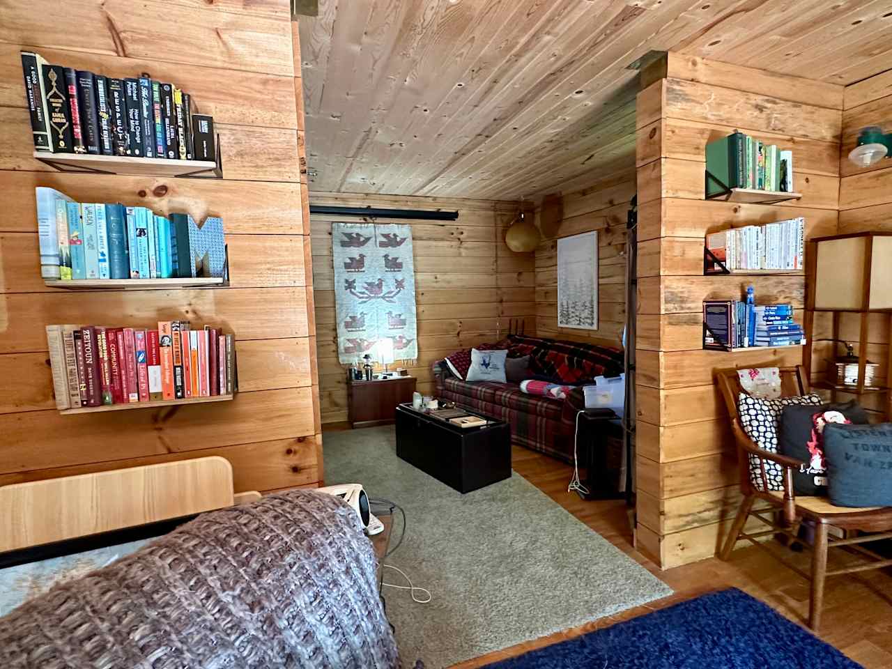 Driftless Retreat 🍃 🎶 📚