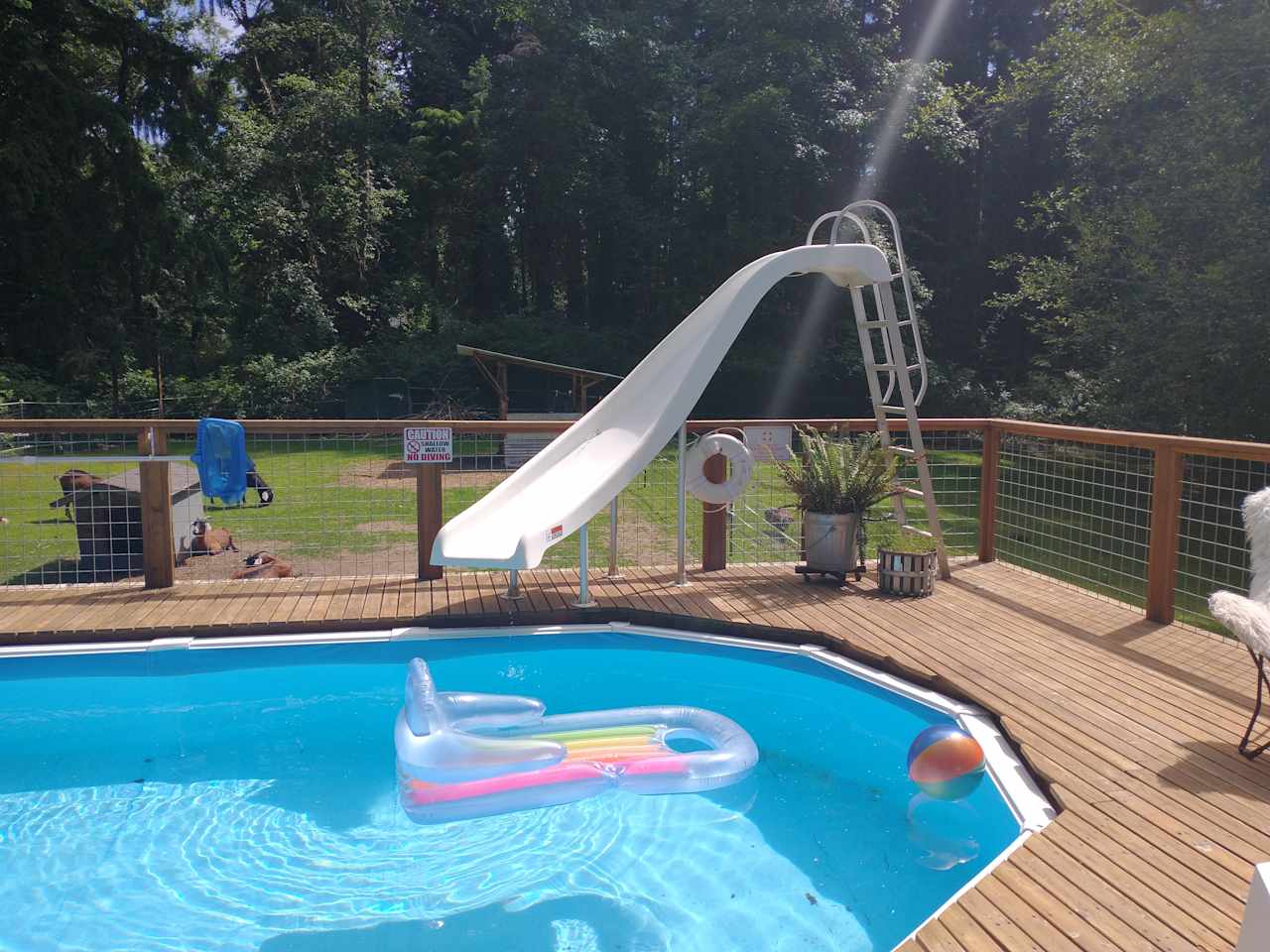 pooldeck overlooking pastures