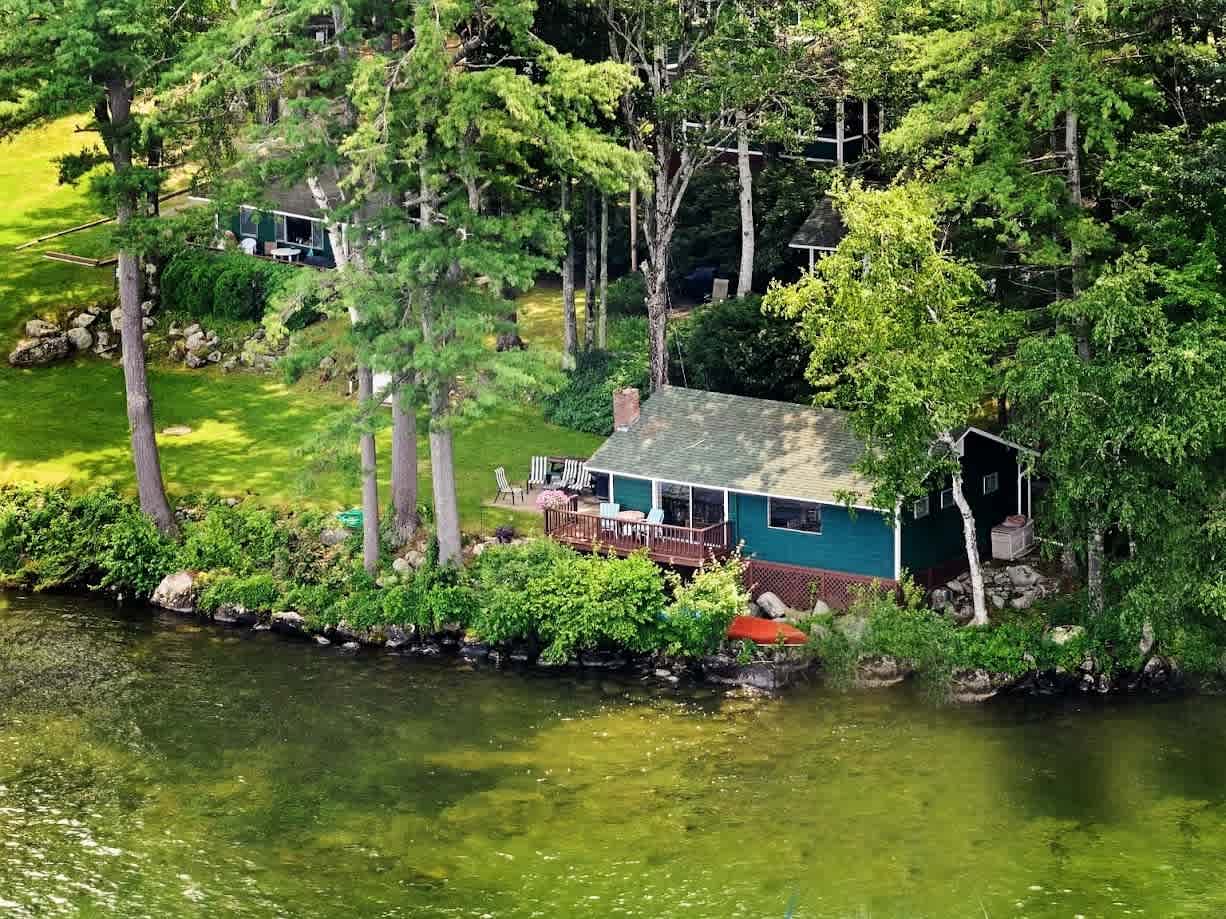 Winni Lakefront Cabin