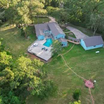 The Blue Ranch Guest House