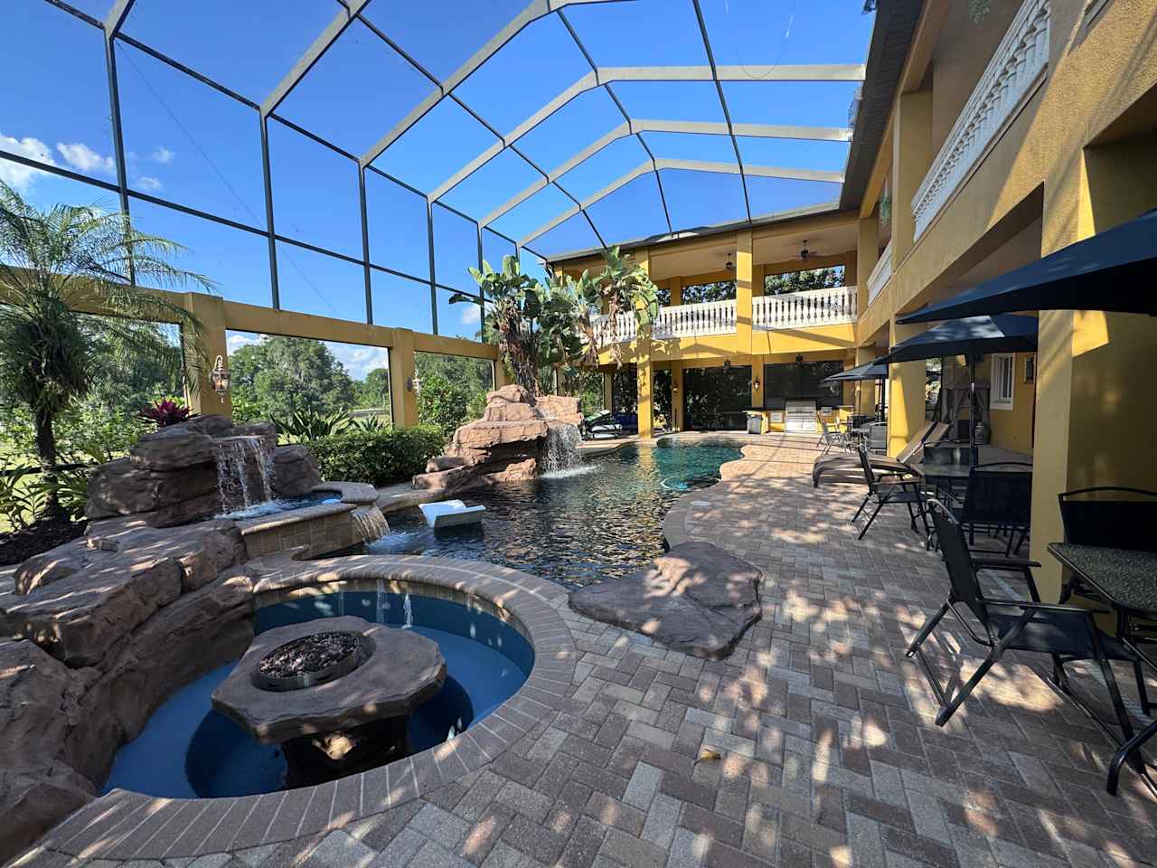 Opal Oaks Resort & Peacock Farm