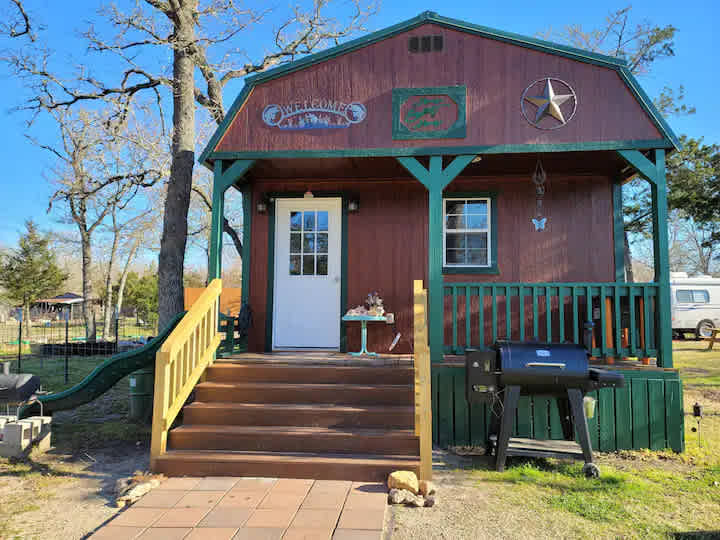 Deer Trail Cabin sleeps 6