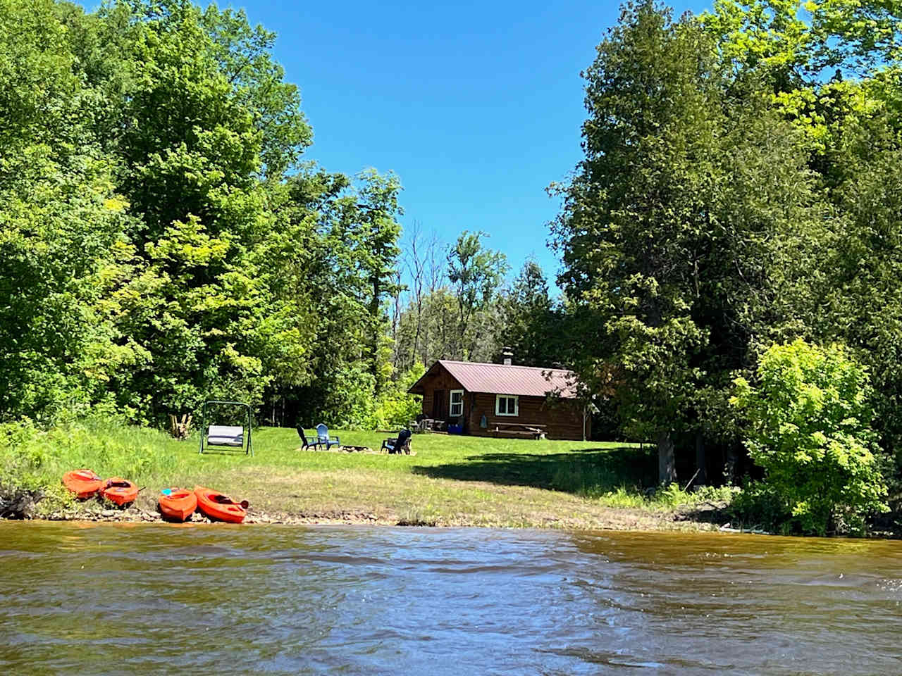 Cabin/Campers on Lake