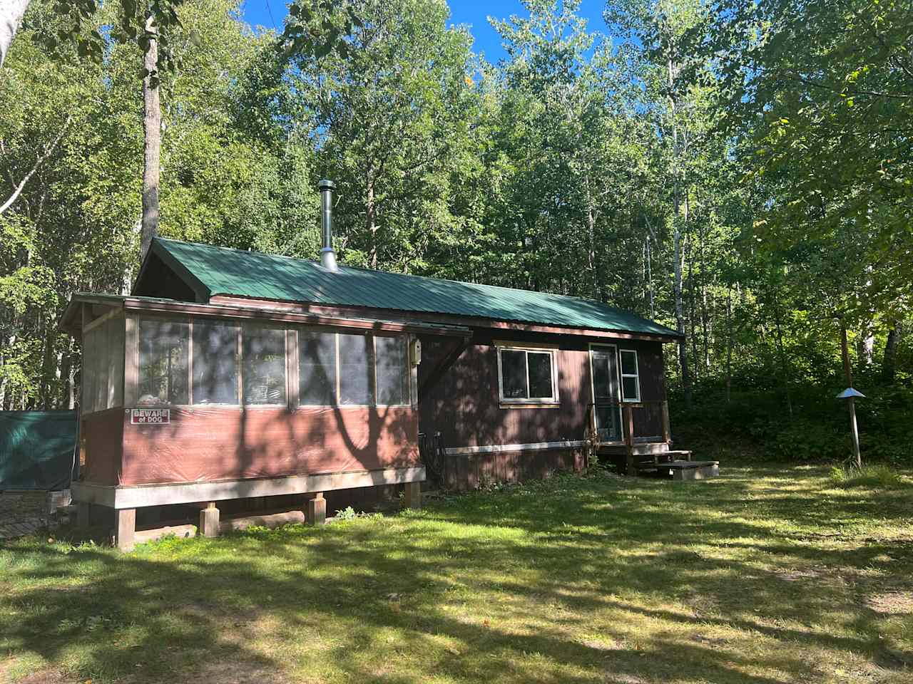 Paul’s Lakeside Cottage
A 500 square foot very comfortable base camp