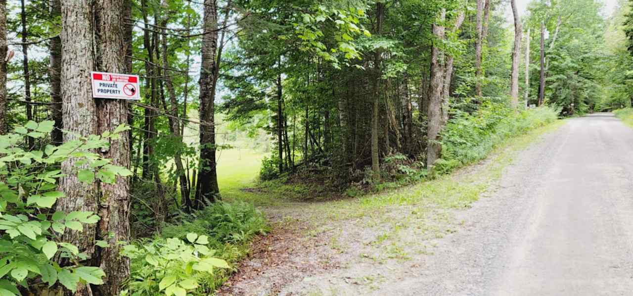 This is the entrance for the Upper Field and Meadow campsites at Mormor and Grampy's Place.