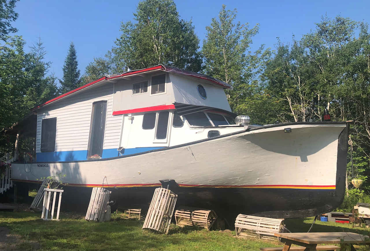 The Lobster Boat Inn